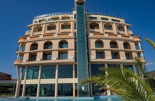 Yurta Apartamento | Menada *Grand Hotel * Sea View Studio