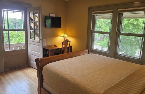 Tenney-Lapham Casa | Mendota Lake House Inn