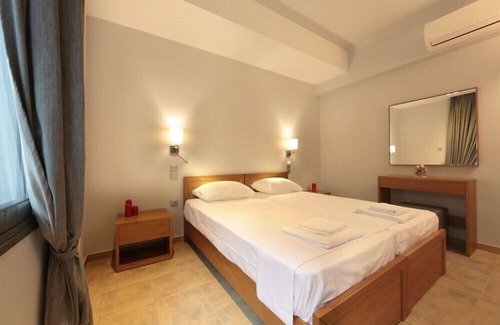 Metaxourgio Casa | Meni Apartments Hotel