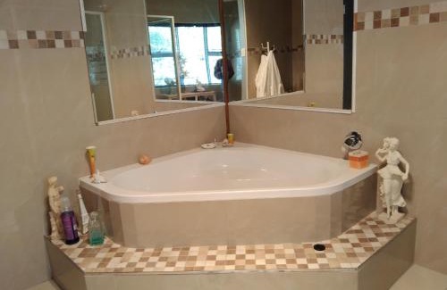 Menlyn Casa | Menlyn Mews Guesthouse