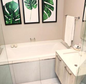 Menlyn Apartamento | Menlyn Trilogy - 2 Bedroom & Great Views - No Loadshedding
