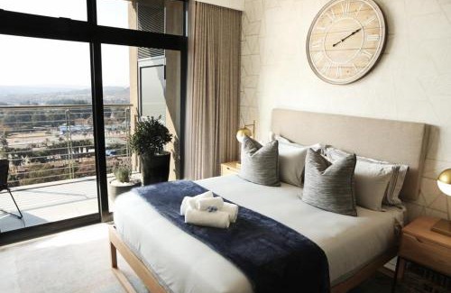 Menlyn Apartamento | Menlyn Trilogy - 2 Bedroom & Great Views - No Loadshedding