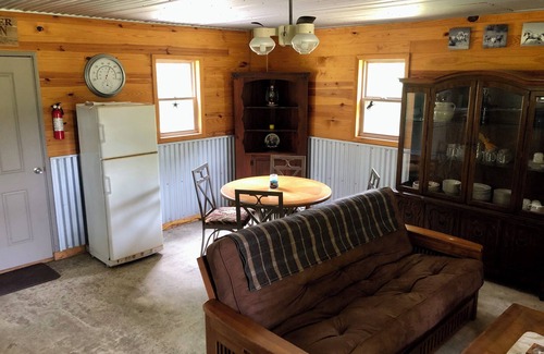 Pikeville Cabina | Mennonite Built Cabin on 81 acres surrounded by 30,000 acres of state park