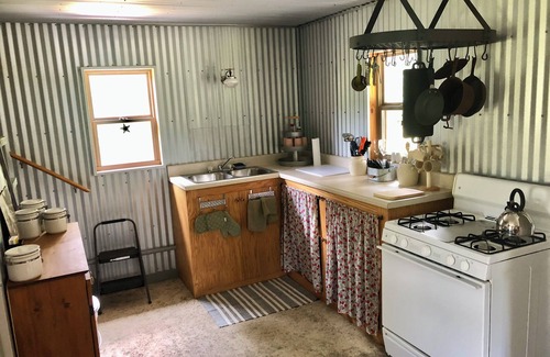 Pikeville Cabina | Mennonite Built Cabin on 81 acres surrounded by 30,000 acres of state park