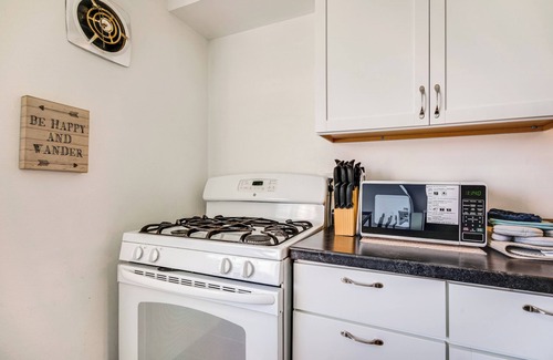 Menomonee Falls Condominio | Menomonee Falls Condo 12 Mi to Lake Michigan!