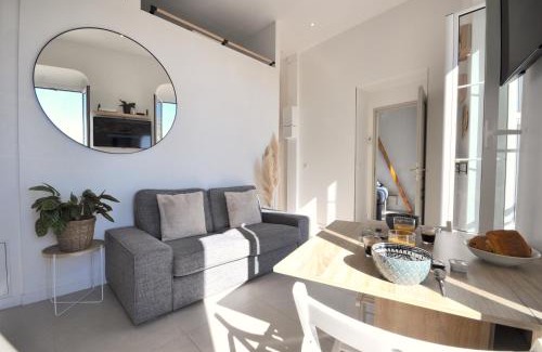Menton Apartamento | MENTON # MONACO - F1 GP - 4 PERSONS - SEA VIEW - NEW - PARKING - CLIM - PREMIUM - BEACH and SUN