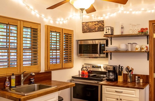 Mentone Cabina | Mentone's favorite Cozy Cabin! In the heart of Mentone: In Town but Far Out