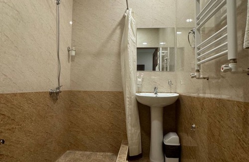 Kentron Hotel | Menua Hotel Yerevan