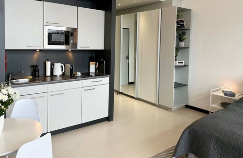 Zentrum-Sued Apartamento | »MEOS« Studio ･ Zentrum ･ Balkon ･ Netflix ･ Gym