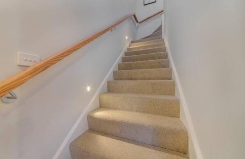 Wangaratta Casa | Merchant's Court, Quiet and Central 3 bedroom townhouse