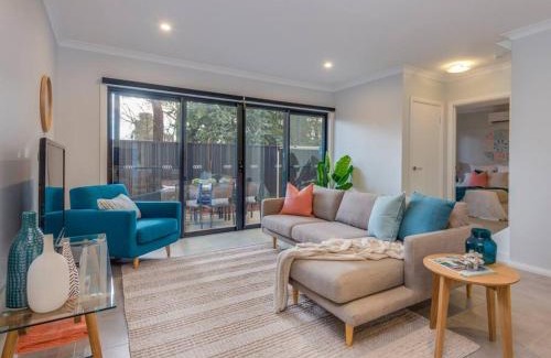 Wangaratta Casa | Merchant's Court, Quiet and Central 3 bedroom townhouse