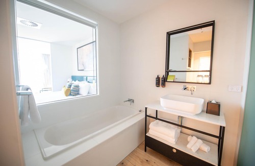 Belconnen Hotel | Mercure Canberra Belconnen