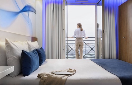 Saint-Vincent-de-Paul Hotel | Mercure Paris gare du Nord la Fayette