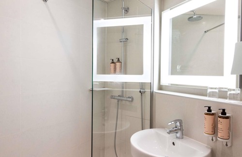 Montparnasse Hotel | Mercure Paris Montparnasse Raspail