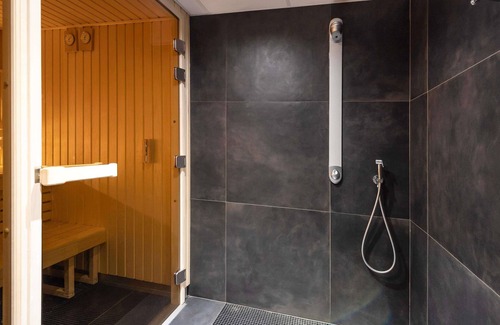 Courtoisville-Sillon-Moka Hotel | Mercure St Malo Front De Mer