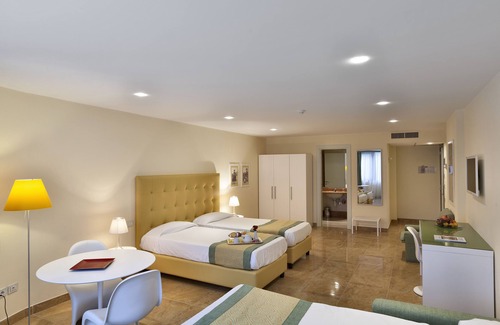 Municipio 2 Hotel | Mercure Villa Romanazzi Carducci Bari
