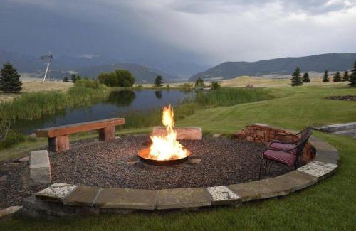Livingston Casa | Meredith Ranch Chalet and Guest House