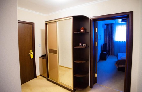 Oskemen Hotel | Mereke Hotel