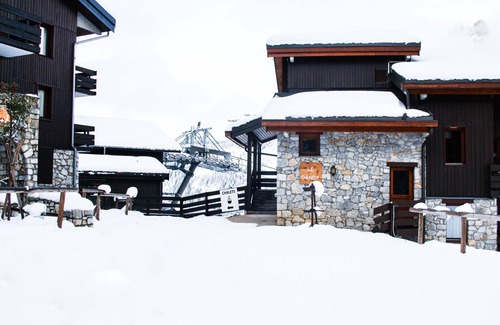 Meribel-Mottaret Apartamento | MERIBEL-MOTTARET, 4-BED SKI IN/SKI OUT APARTMENT