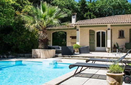 Aiguelongue Villa | ESTILO Villa idónea para niños con piscina en Montpellier