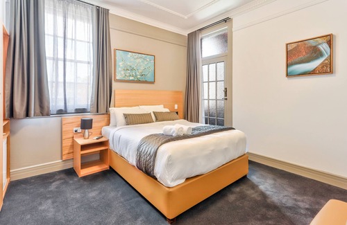 Hurstville Hotel | Meridian Hotel