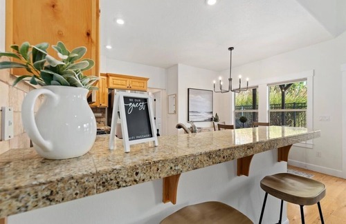 Meridian Casa | Meridian Patio Home with Games, Seasonal Pool, Close to EVERYTHING! Pet friendly
