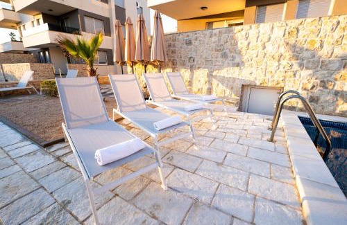 Zrce Apartamento | Meridian Pool Residences