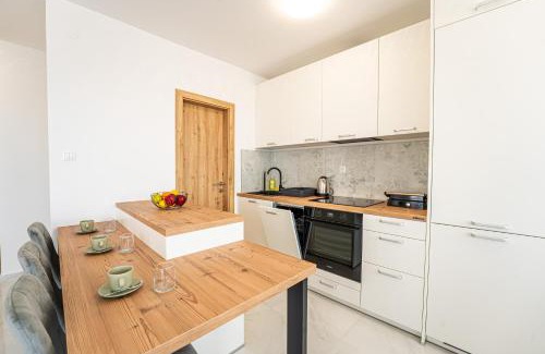 Zrce Apartamento | Meridian Pool Residences