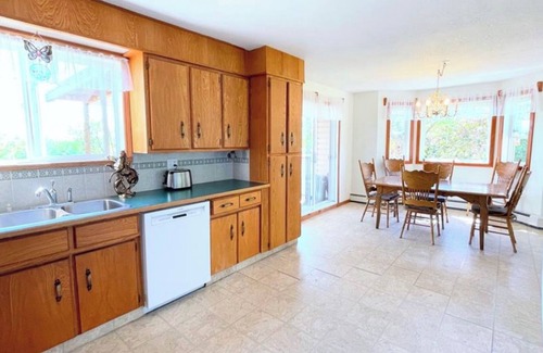 Parkland Beach Cabina | Meridian Vacation Rental and camping @ Gull Lake