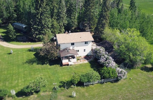 Parkland Beach Cabina | Meridian Vacation Rental and camping @ Gull Lake