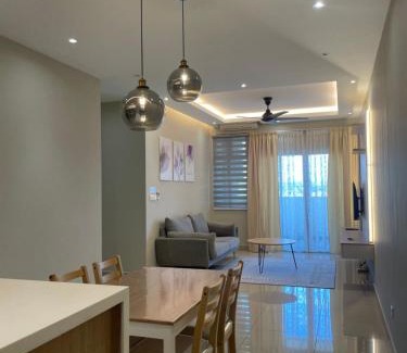 Masai Apartamento | Meridin Bayvue - 3BR - 6 Pax - Near MMHE