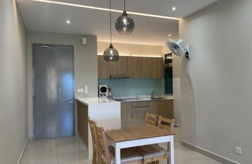 Masai Apartamento | Meridin Bayvue - 3BR - 6 Pax - Near MMHE