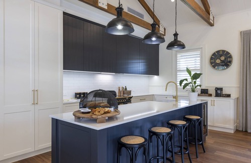 Currency Creek Casa | Merilli1885 - Private, Luxury Cottage