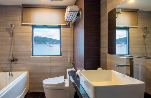 Tran Phu Beach Hotel | Meriton Hotel Nha Trang