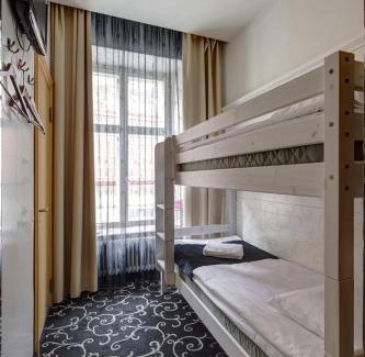 Old Town Hotel | Meriton Old Town Garden Hotel