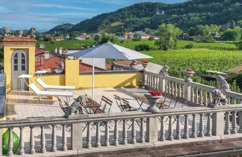 Cormons Apartamento | Merlot Apartment [Villa Beatrice 1836]