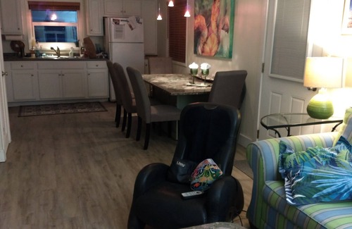 Kiska Beach Casa | Mermaid Cottage 1 Block to Sugar White Sand and Emerald Green Water 2BD + Porch