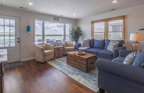 Topsail Beach Casa | Mermaid Cottage: 3 dormitorios / 1 casa BA en Topsail Beach, capacidad para 6