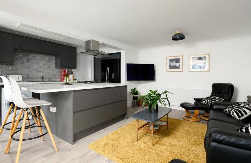 Porth Casa | Mermaid Gaze in Porth, Newquay