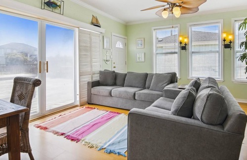 Jamaica Beach Casa | Mermaid Headquarters