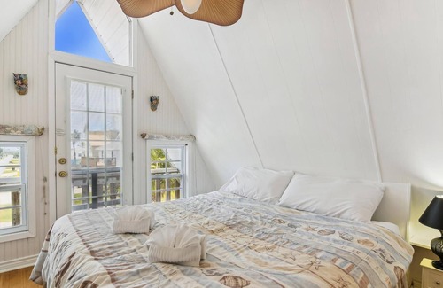 Jamaica Beach Casa | Mermaid Headquarters