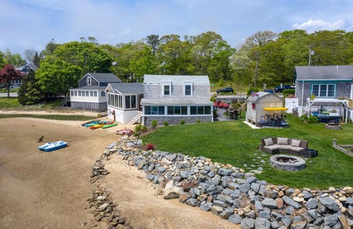 Onset Casa | Mermaid House Bar,Sea-Deck,30' GLASS WALL,HOT TUB, E-BIKE