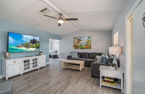 Marco Island Casa | Mermaid Manor; Waterfront with Direct Ocean Access and Private Heated Pool