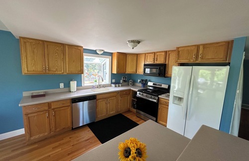 South Chatham Casa | “Mermaid’s Rest” Quiet South Chatham 2-Bedroom House, Close To Beaches