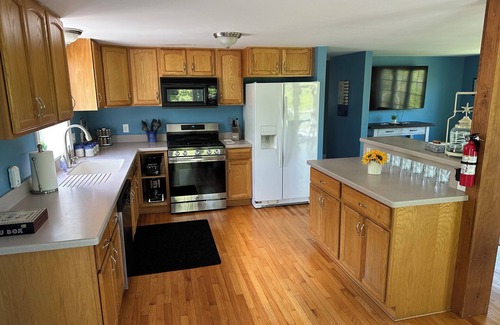 South Chatham Casa | “Mermaid’s Rest” Quiet South Chatham 2-Bedroom House, Close To Beaches