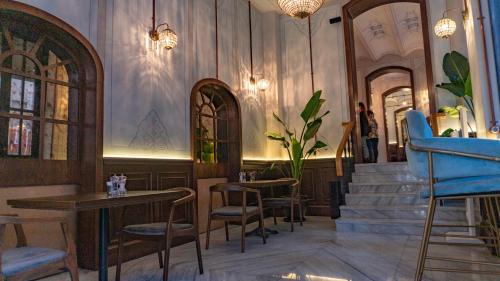 Galata Hotel | Meroddi Barnathan Hotel