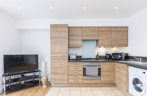 Reading Apartamento | Merrick House Apartments
