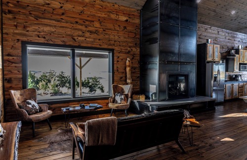 Valentine Cabina | Merritt Dam Road Hill House