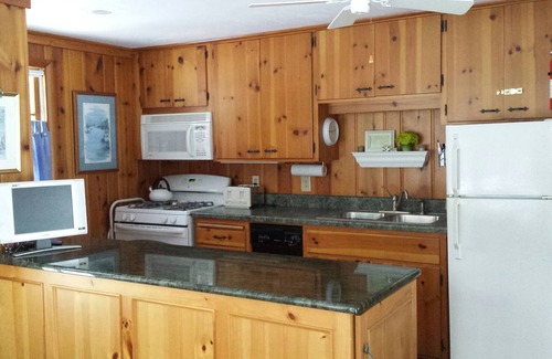 Sturgeon Bay Cabaña | Feliz Breeze Cottage 4 ~ escapada romántica con 212 pies de arena playa del lago Michigan