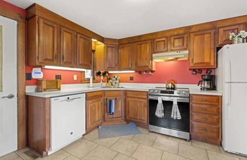 New Durham Casa | Merrymeeting Lake Private Beach, Gazebo & Hot Tub